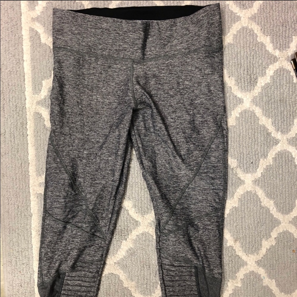 Pink cropped leggings